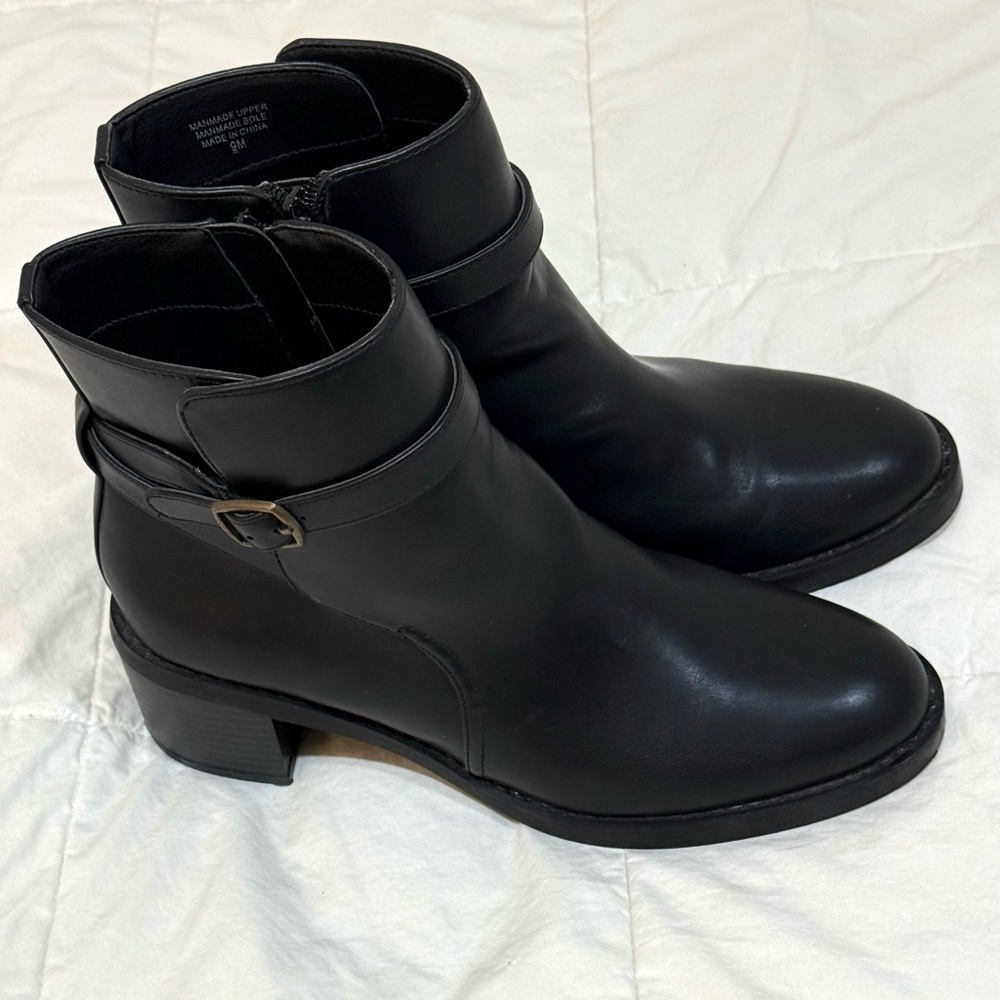 LOFT Black Faux Leather Ankle Booties sz 9